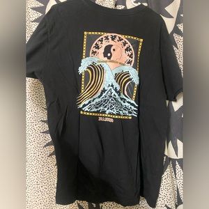 Billabong beach tee. Size XL.